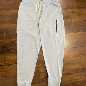 Vuori Sweats/Joggers!